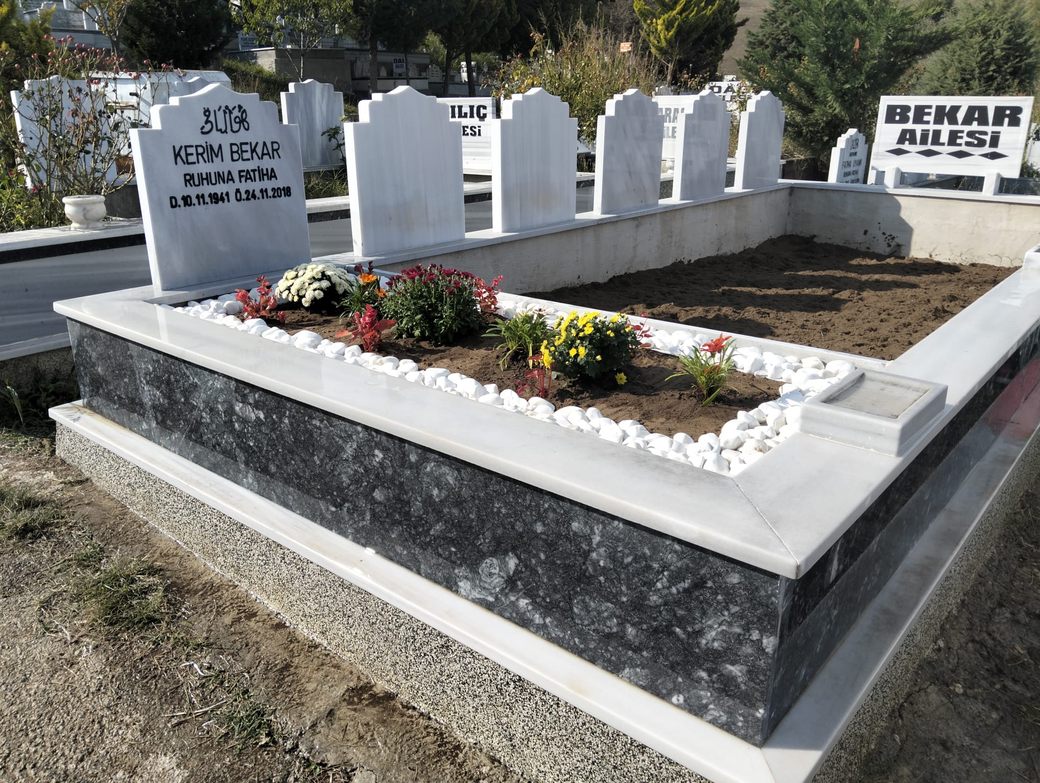 derecik mezar bakım işleri